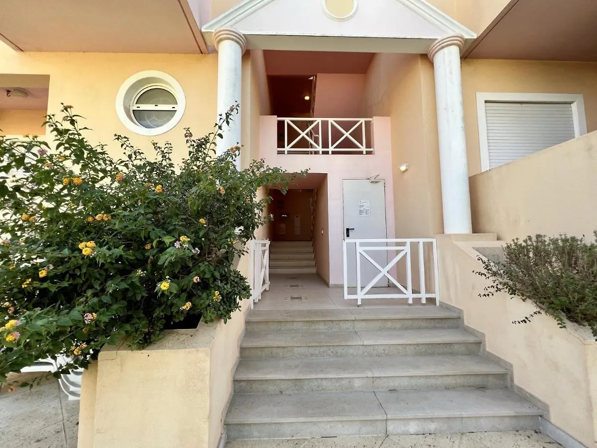 Albufeira Valley 1 With Pool By Homing Portugal